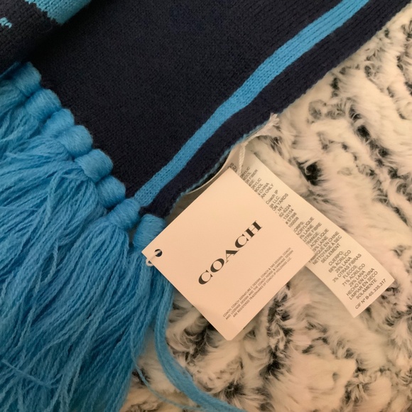 Coach Varsity Logo Knit Scarf Brand New With Tags - Picture 2 of 4
